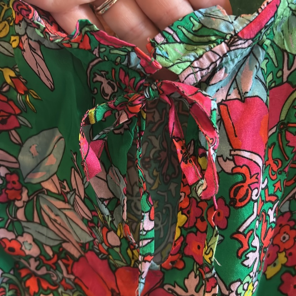 Roller Rabbit floral top - Picture 4 of 7